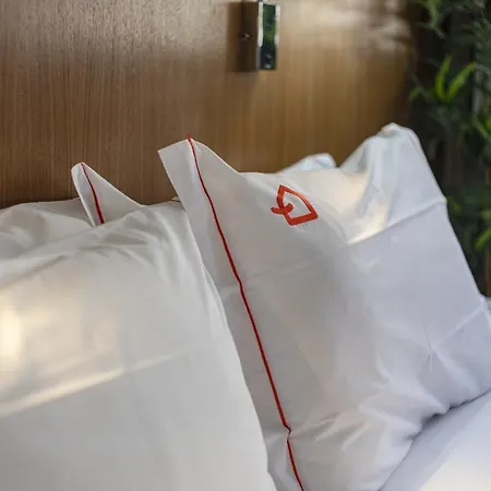 Gardens - Historic House, By Hopstays *