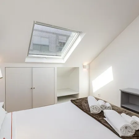 Gardens - Historic House, By Hopstays *