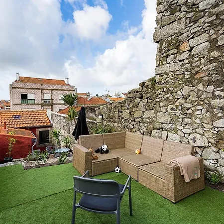 Gardens - Historic House, By Hopstays