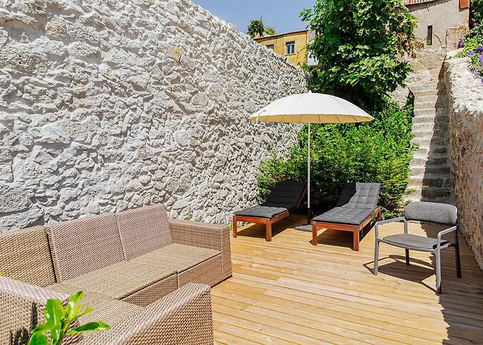 Apartment Gardens - Historic House, By Hopstays Porto