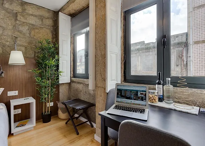 Gardens - Historic House, By Hopstays