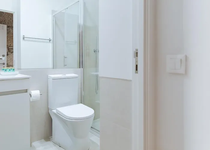 Gardens - Historic House, By Hopstays