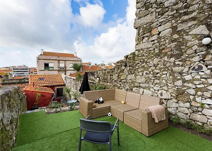 Gardens - Historic House, By Hopstays