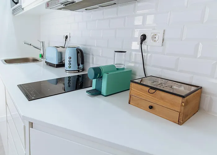 Gardens - Historic House, By Hopstays