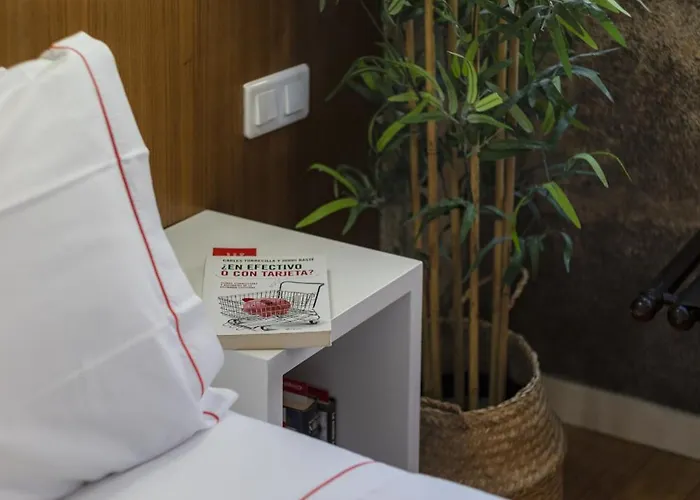 Gardens - Historic House, By Hopstays