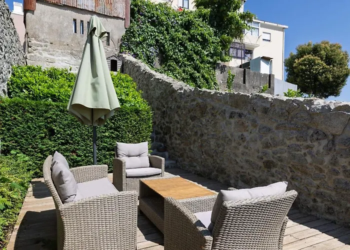 Gardens - Historic House, By Hopstays