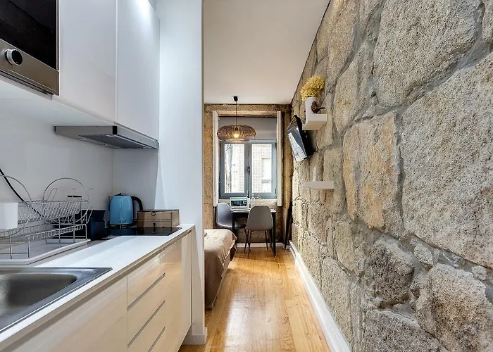 Gardens - Historic House, By Hopstays *