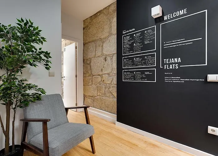 Gardens - Historic House, By Hopstays Apartment