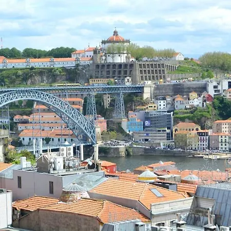 Gardens - Historic House, By Hopstays *