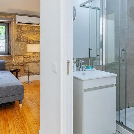 Gardens - Historic House, By Hopstays Apartman