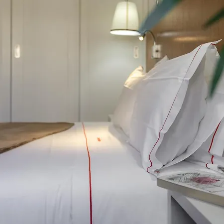 Apartman Gardens - Historic House, By Hopstays