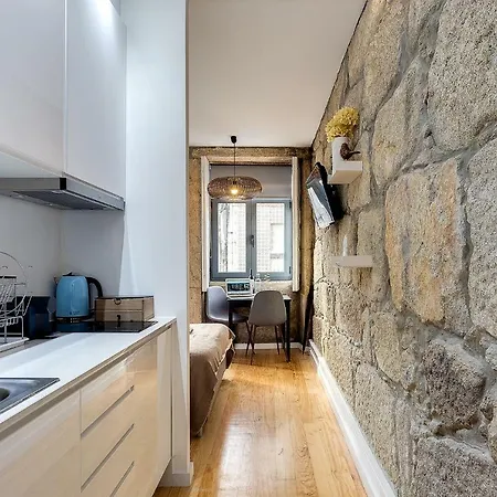 Gardens - Historic House, By Hopstays *