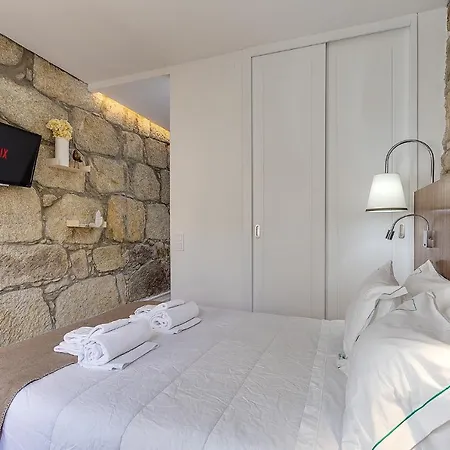 Gardens - Historic House, By Hopstays