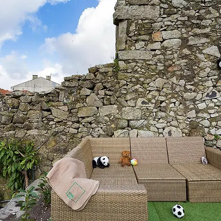 Апартаменты Gardens - Historic House, By Hopstays